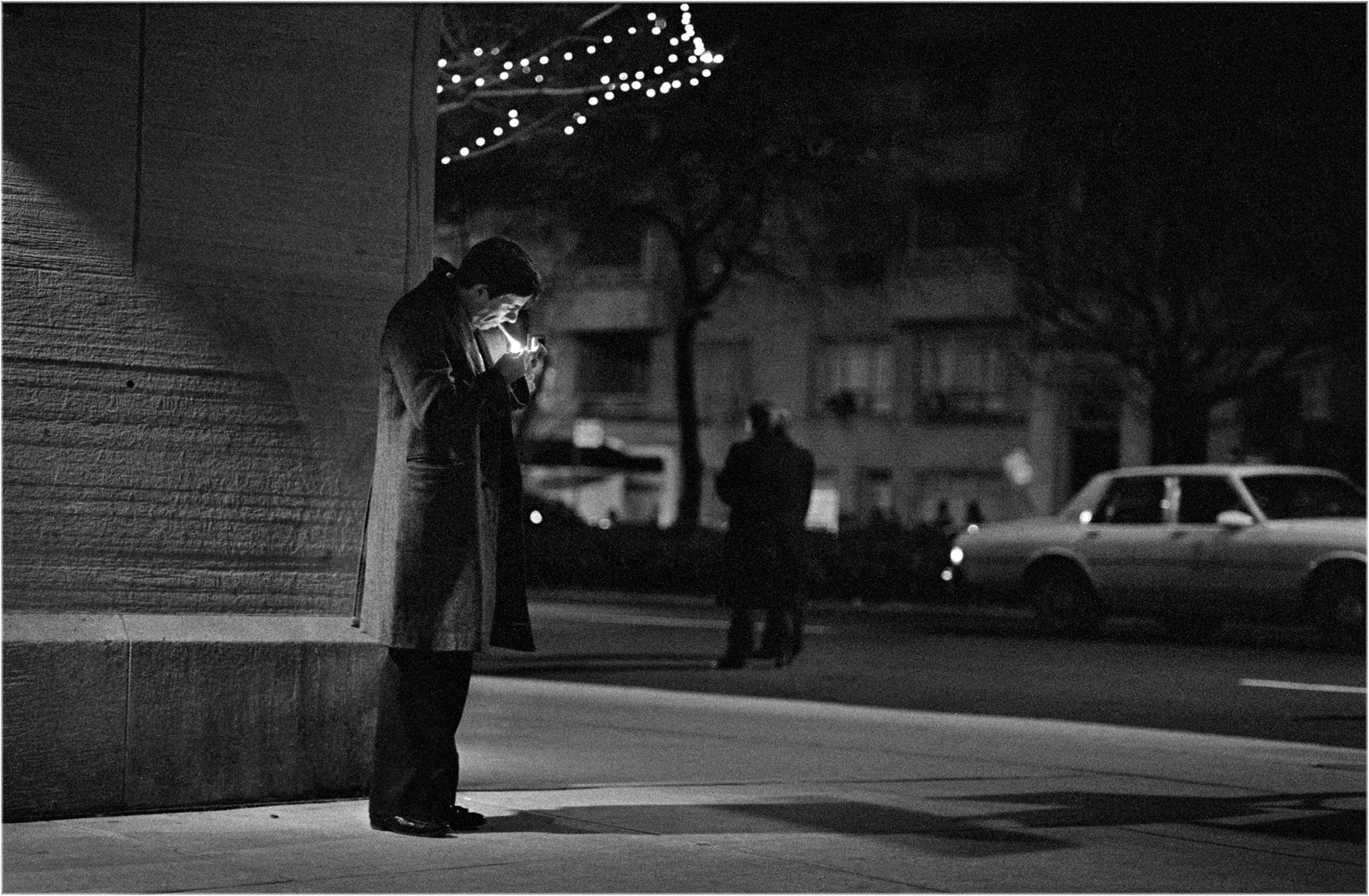 Закуривать сигарету, Нью-Йорк, 1989. Фотограф Мэтт Вебер