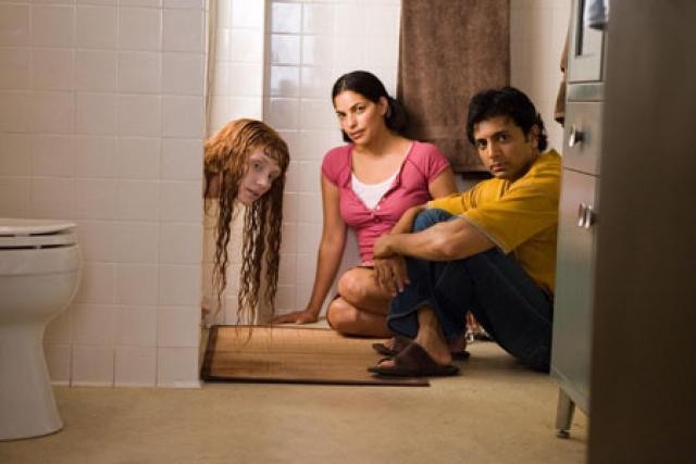 Сарита Чудхури, Брайс Даллас Ховард и М. Найт Шьямалан на съёмках фильма Девушка из воды, 2006