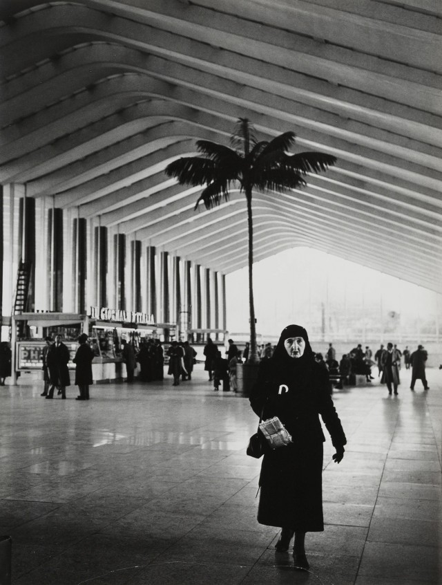 Вокзал Термини, Рим, 1960. Фотограф Пьерджорджо Бранци