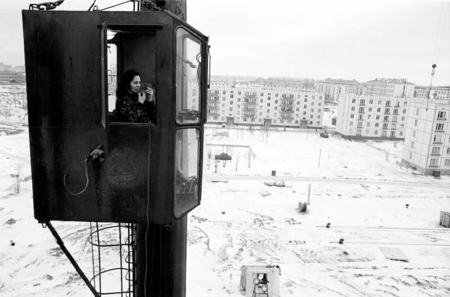 Краны в новых микрорайонах (из серии Москва 1962-1966). Фотограф Пьерджорджо Бранци