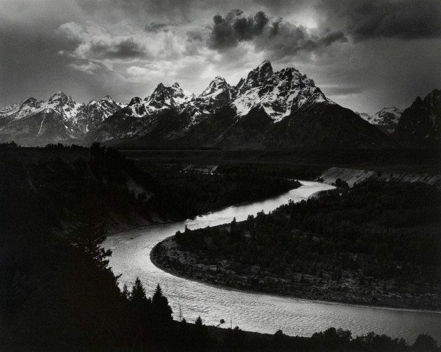 Энсел Адамс: величественная в своей простоте красота природы на снимках одного из величайших фотопейзажистов