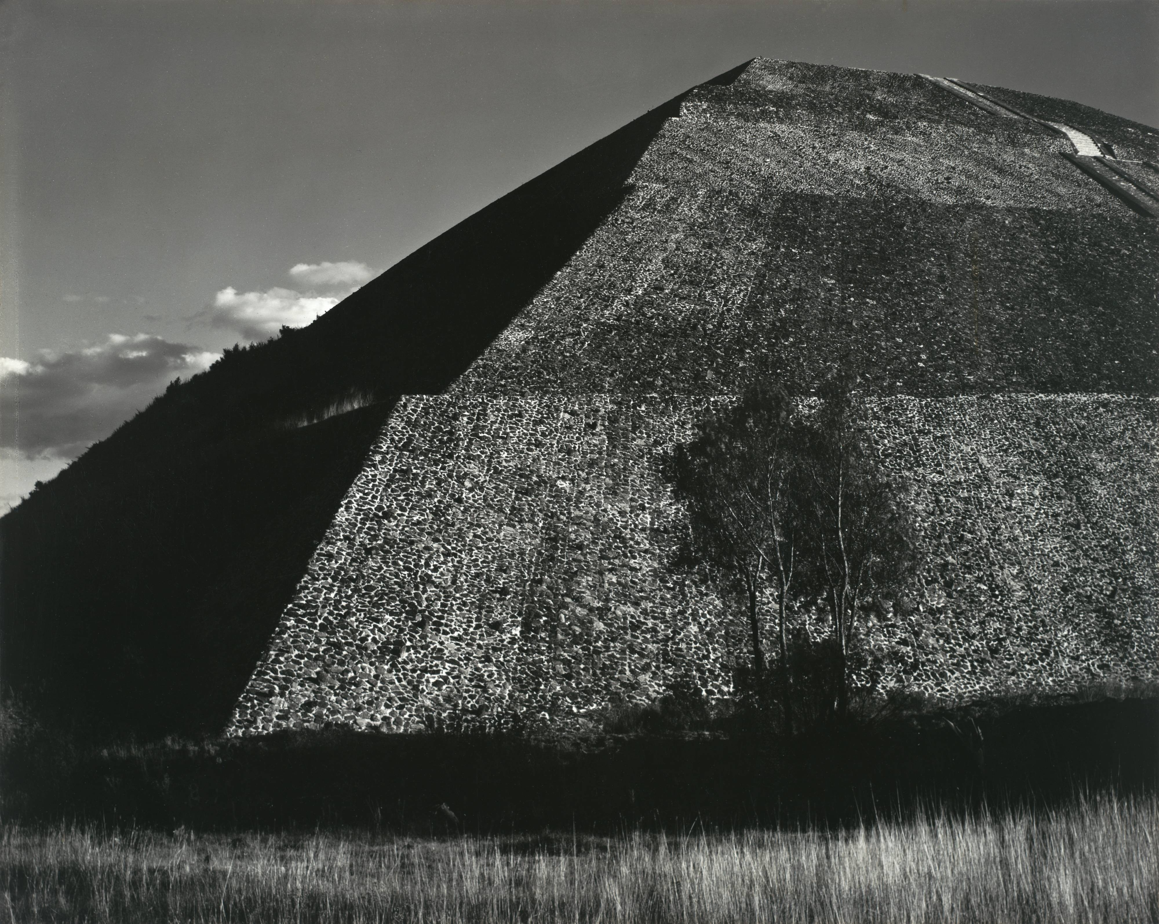 Пирамида Солнца, 1923. Фотограф Эдвард Уэстон