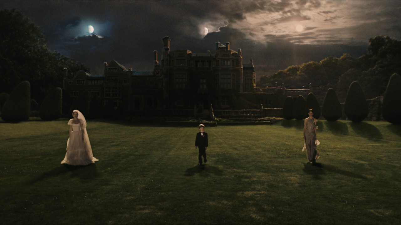 Кадр из фильма «Меланхолия», 2011