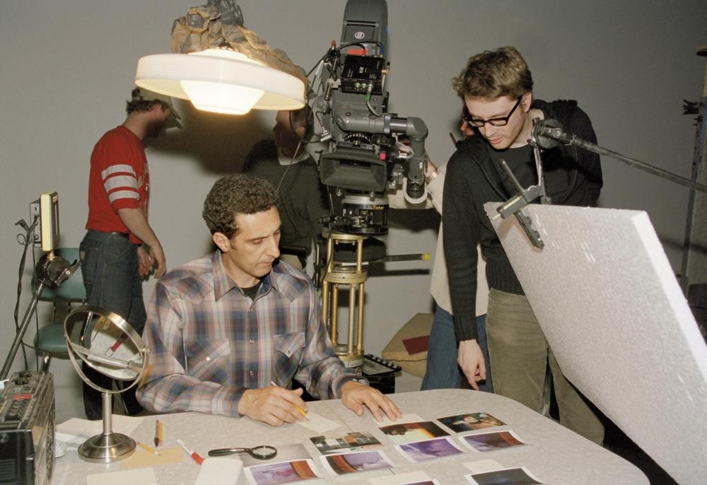 Джон Туртурро и Николас Виндинг Рефн на съёмочной площадке фильма Страх Икс, 2003