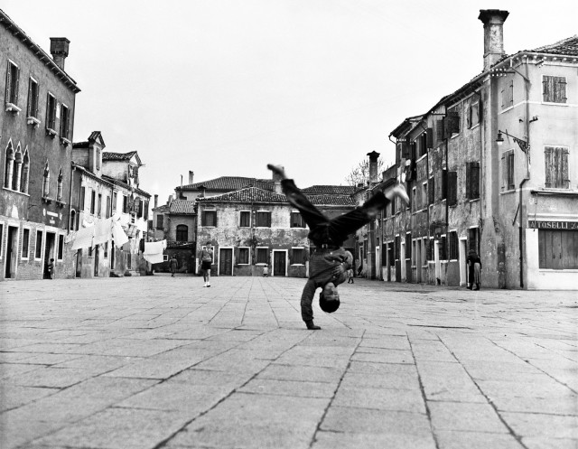 Бурано, Пьяцца Гранде, 1954. Фотограф Пьерджорджо Бранци
