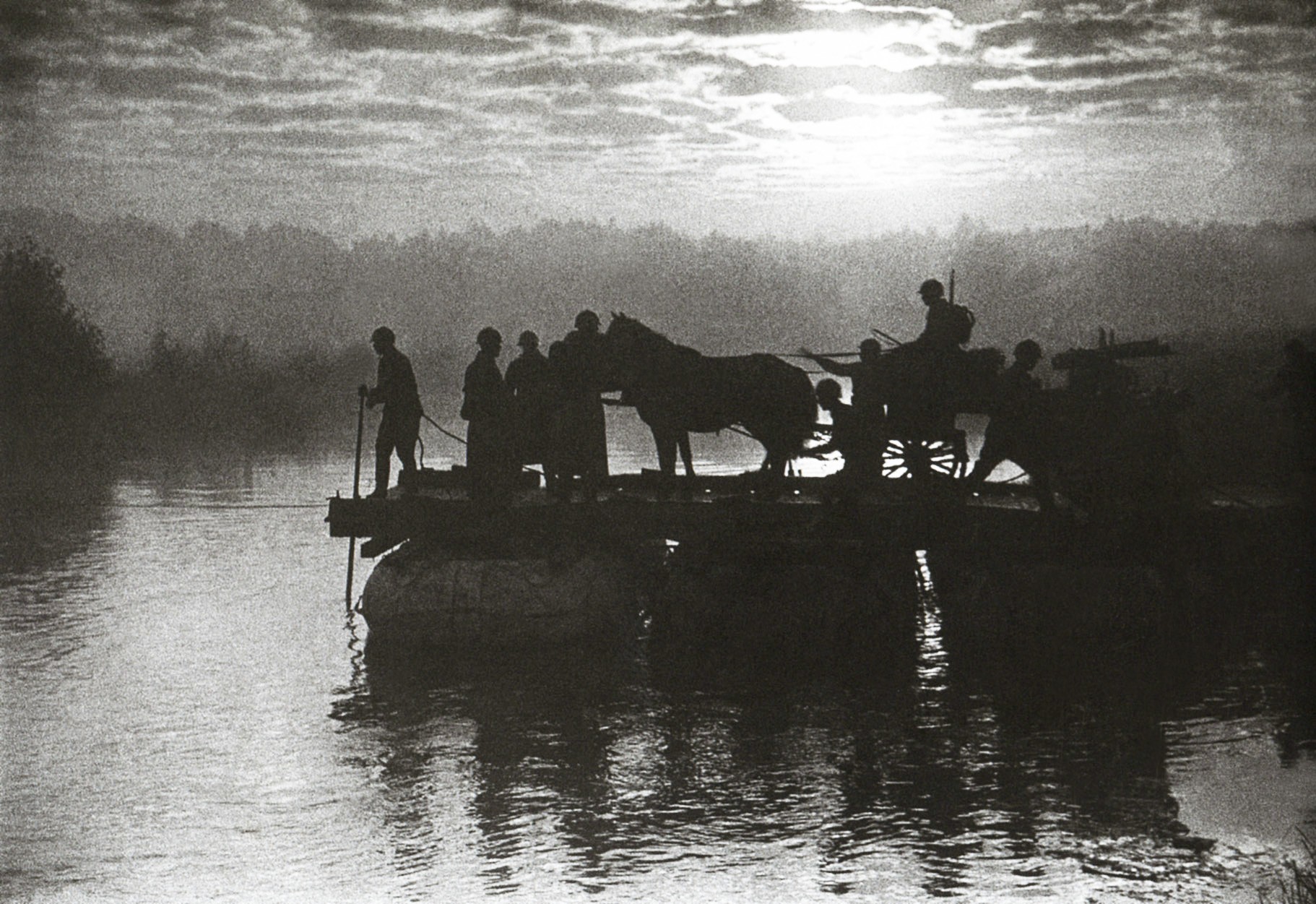 Переправа, 1935. Фотограф Иван Шагин