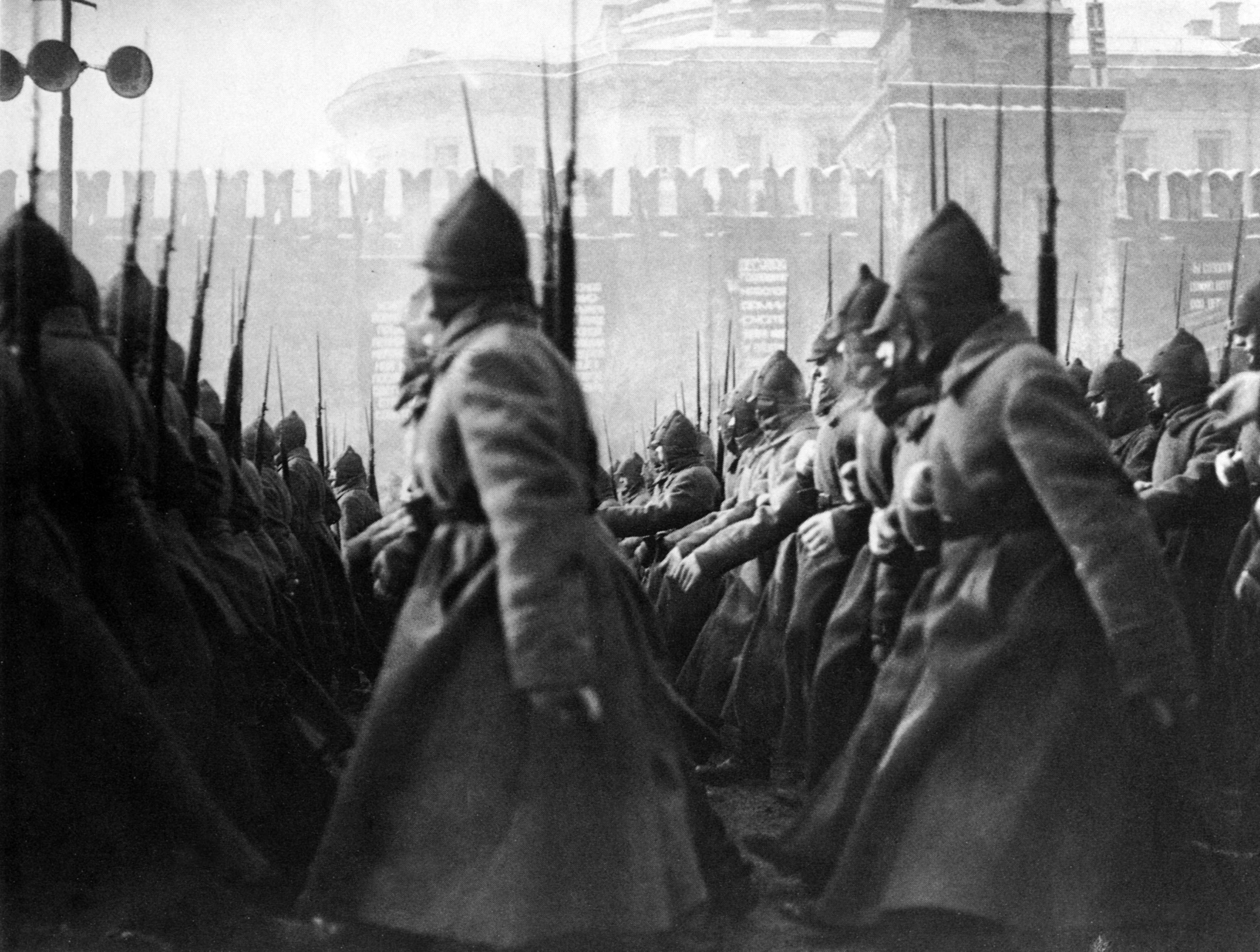 Парад на Красной площади, Москва, 1927. Фотограф Борис Игнатович