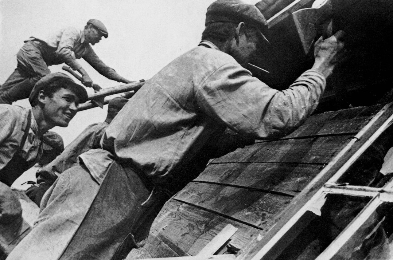 На стройке, 1929. Фотограф Борис Игнатович