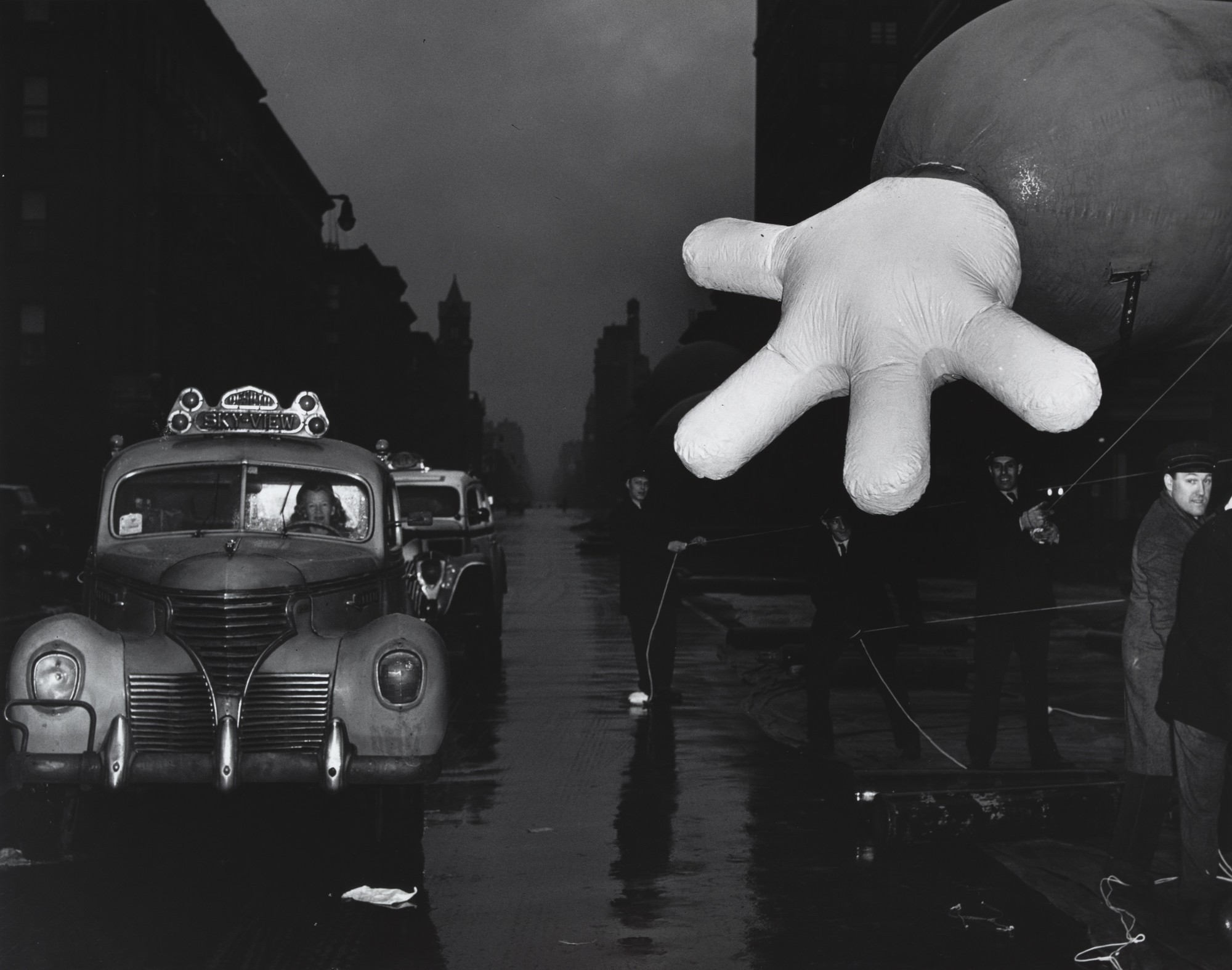Парад в День благодарения. Нью-Йорк, 1942. Фотограф Виджи (Артур Феллиг)