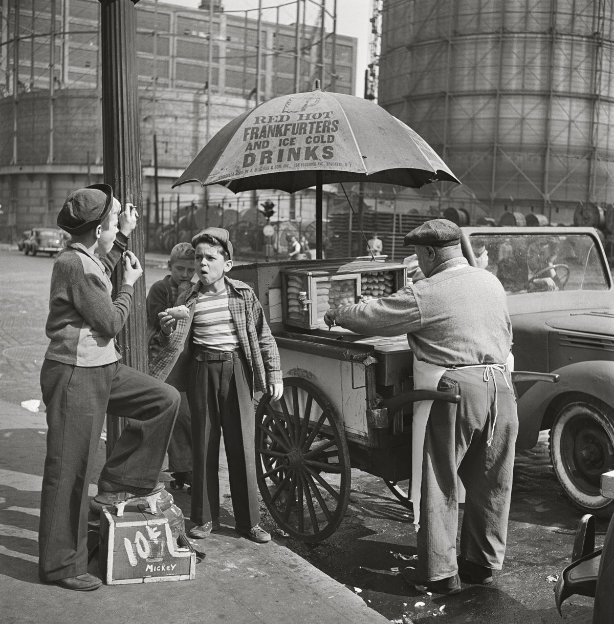 Чистильщики обуви, Нью-Йорк, 1947. Фотограф Стэнли Кубрик