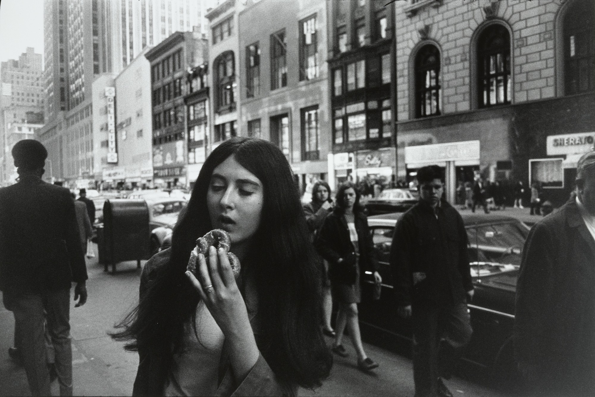 Из серии Женщины прекрасны. Нью-Йорк, 1968. Фотограф Гарри Виногранд
