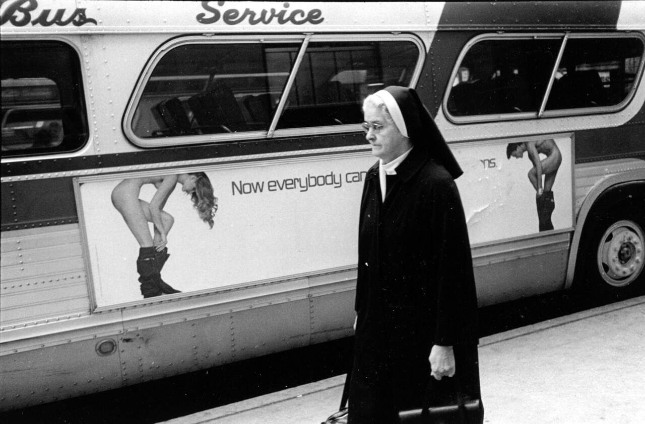 Нелегко быть святым в городе. Нью-Йорк, 1979. Фотограф Дэвид Годлис
