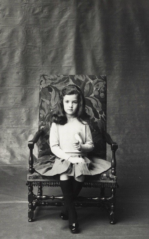 Без названия (Девочка в кресле), 1954. Фотограф Сабина Вайс