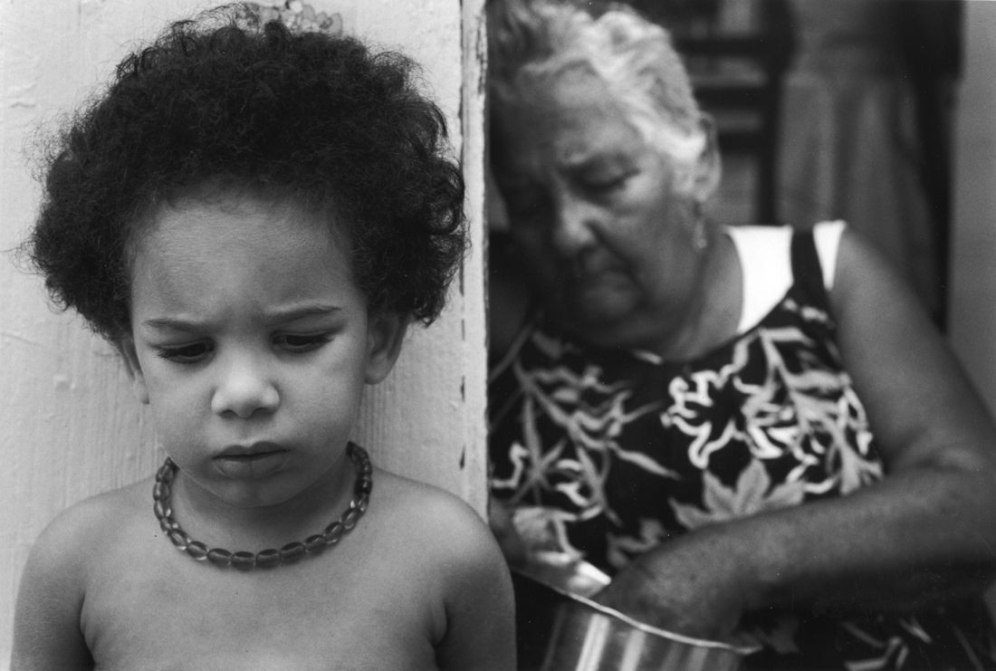 Старушка и ребенок, Гваделупа, 1990. Фотограф Сабина Вайс