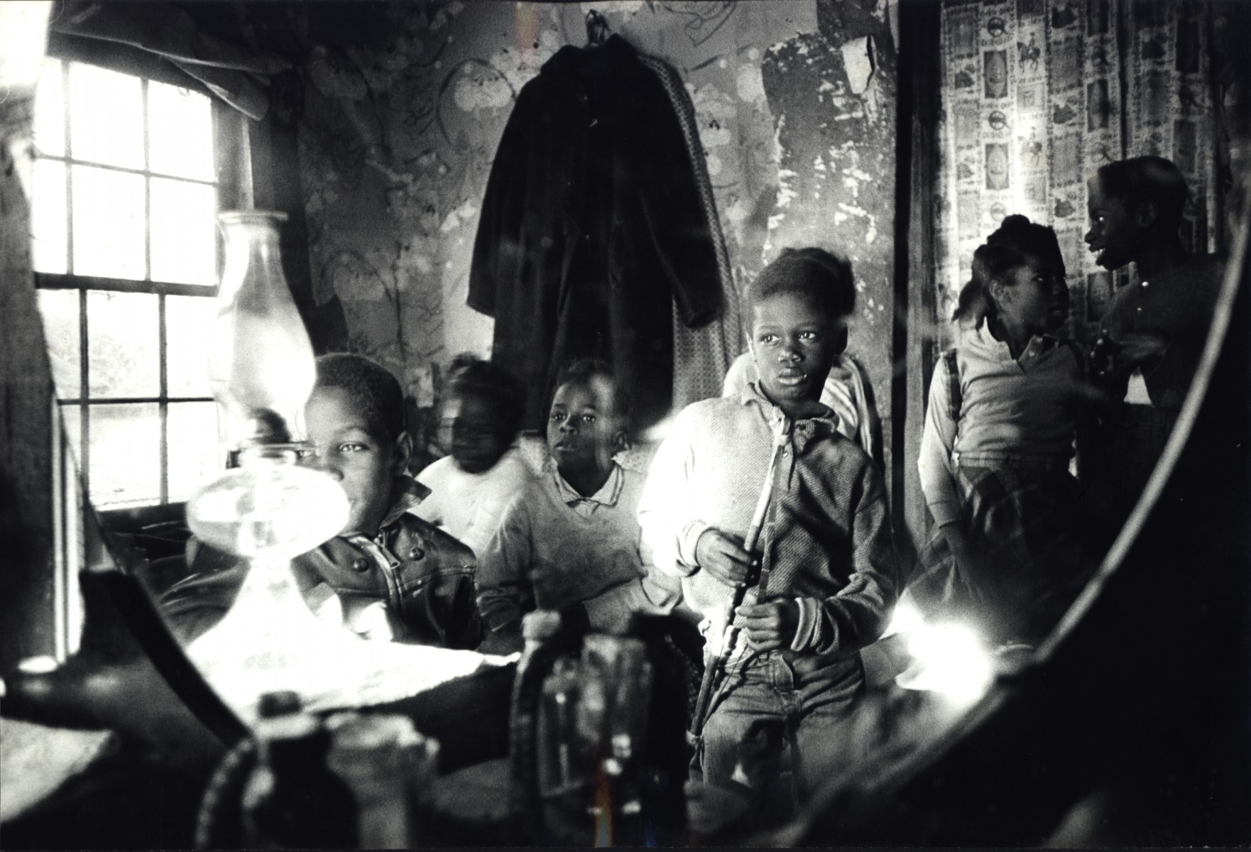 Дети Шари Кропперс, остров Джонс, Южная Каролина, 1964. Фотограф Леонард Фрид