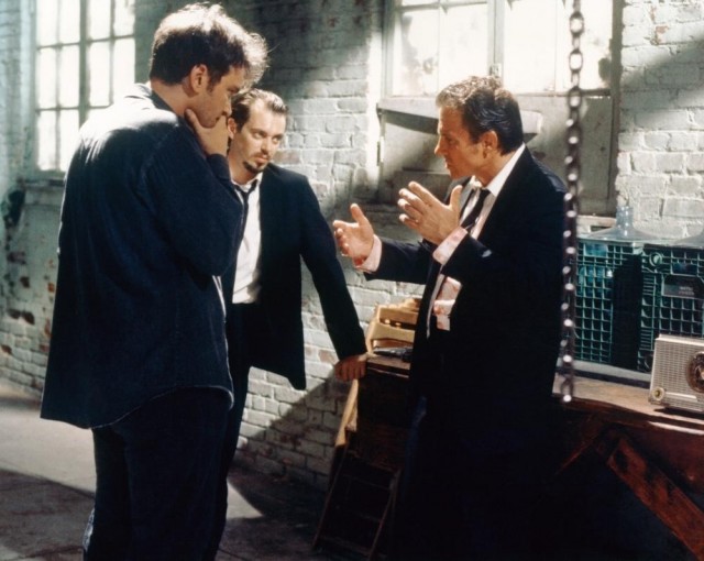 Квентин Тарантино, Стив Бушеми и Харви Кейтель на съёмочной площадке «Бешеных псов», 1992