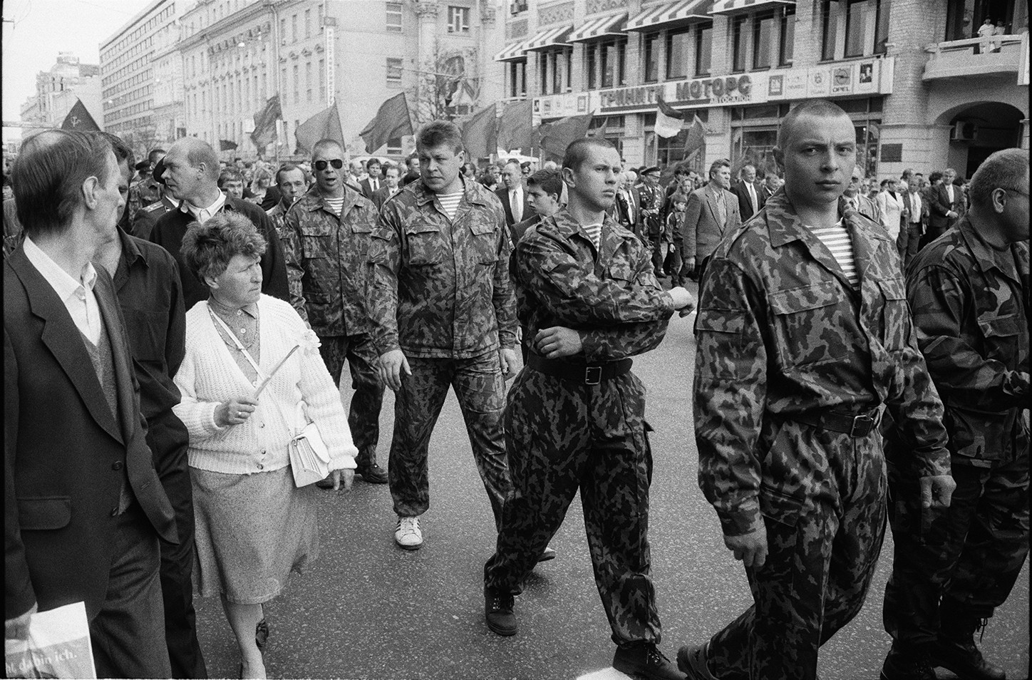 9 мая, Тверская улица, Москва, 1998. Фотограф Игорь Мухин