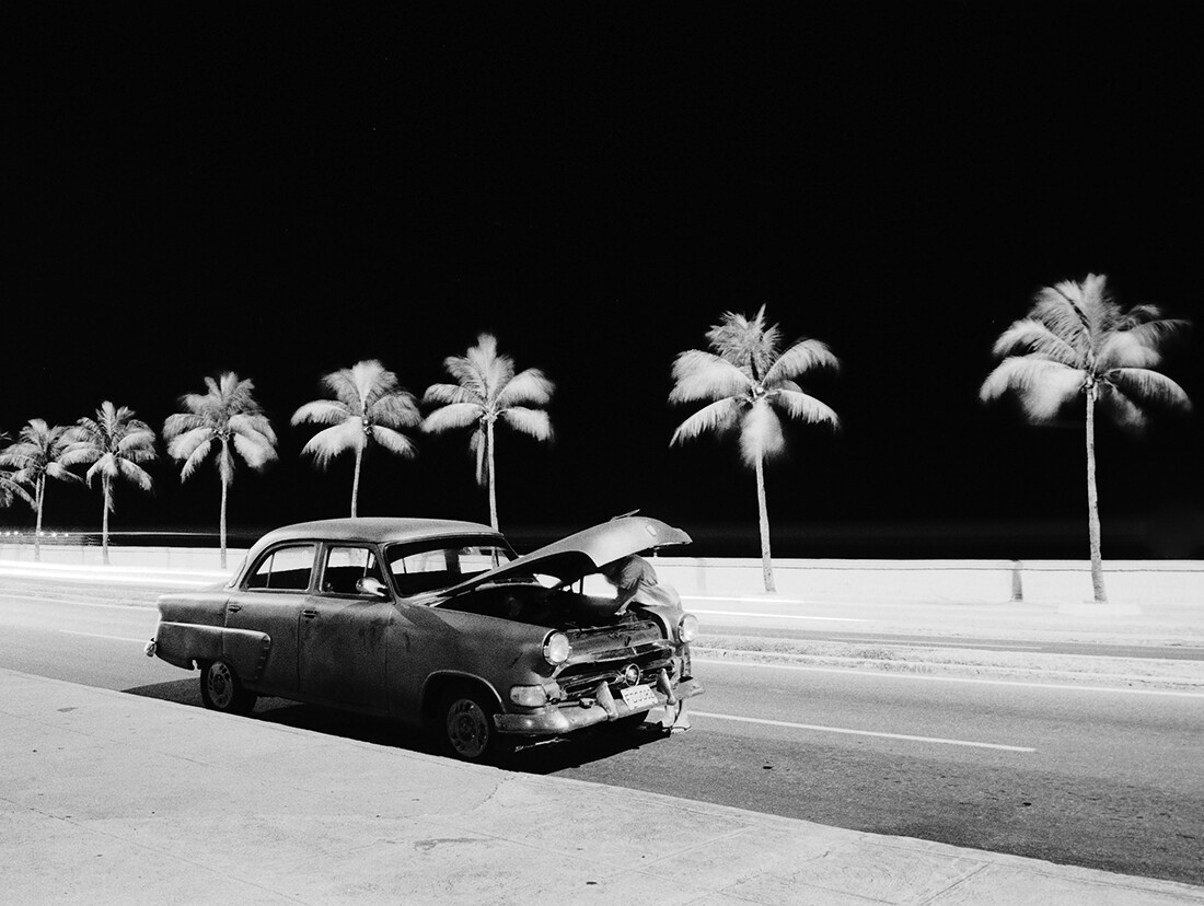 Почётное упоминание в категории «Улица» среди профессионалов, 2021. Ночная поломка автомобиля, Куба. Автор Патрик Шмидт