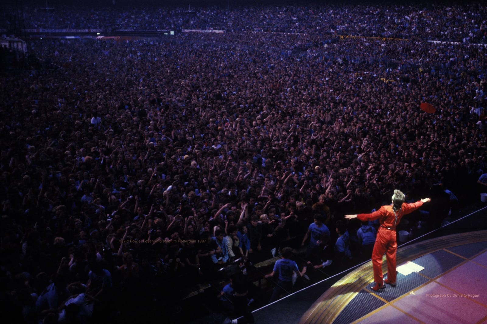 Дэвид Боуи на премьере своего тура в 1987 году на стадионе в Роттердаме (Нидерланды). Фотограф Дэнис О'Риган