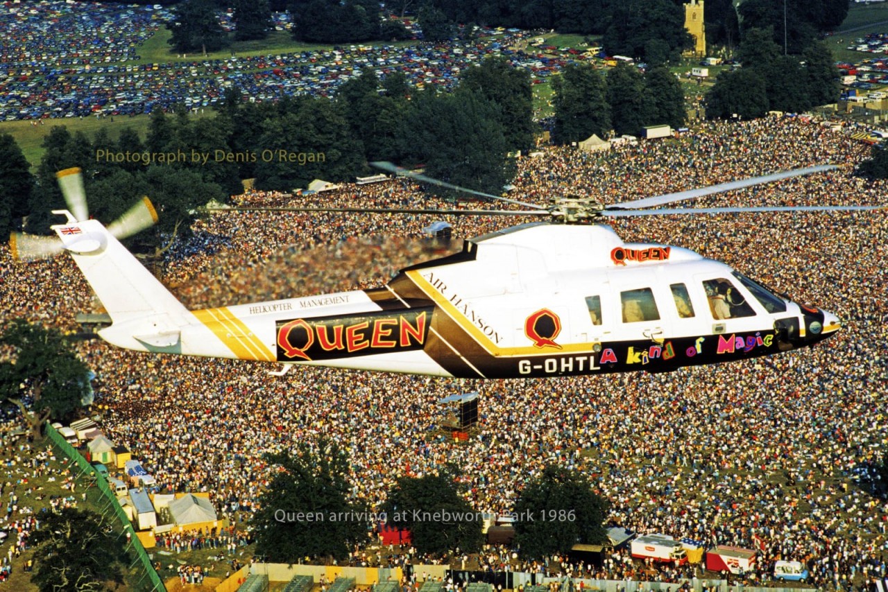 Queen, прибывшие на вертолёте на свой концерт в Небуорт Парк (Англия).
Как оказалось, последнее выступление группы, 1986 год. Фотограф Дэнис О'Риган