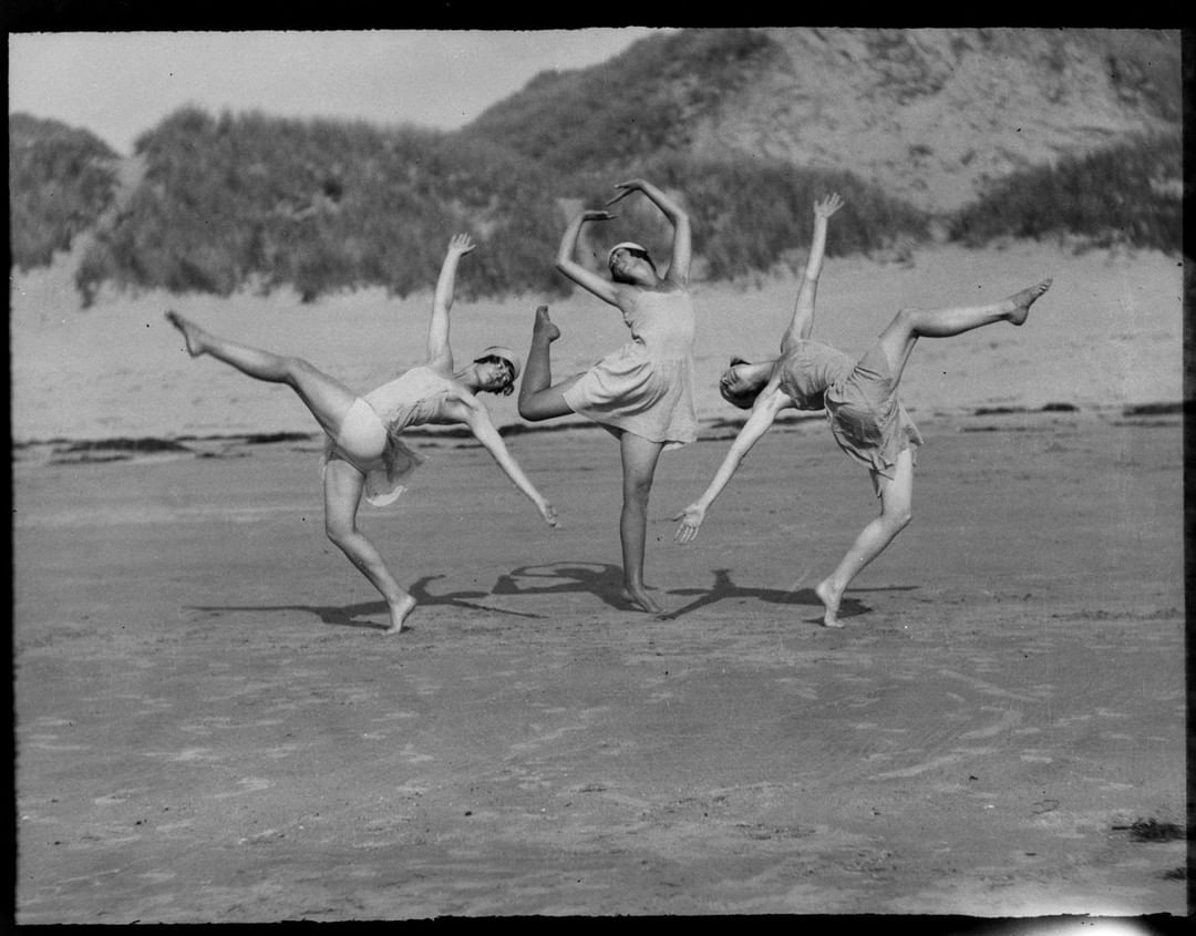 Мисс Моррис и танцевальный класс, ок. 1922. Фотограф Элвин Лэнгдон Коберн