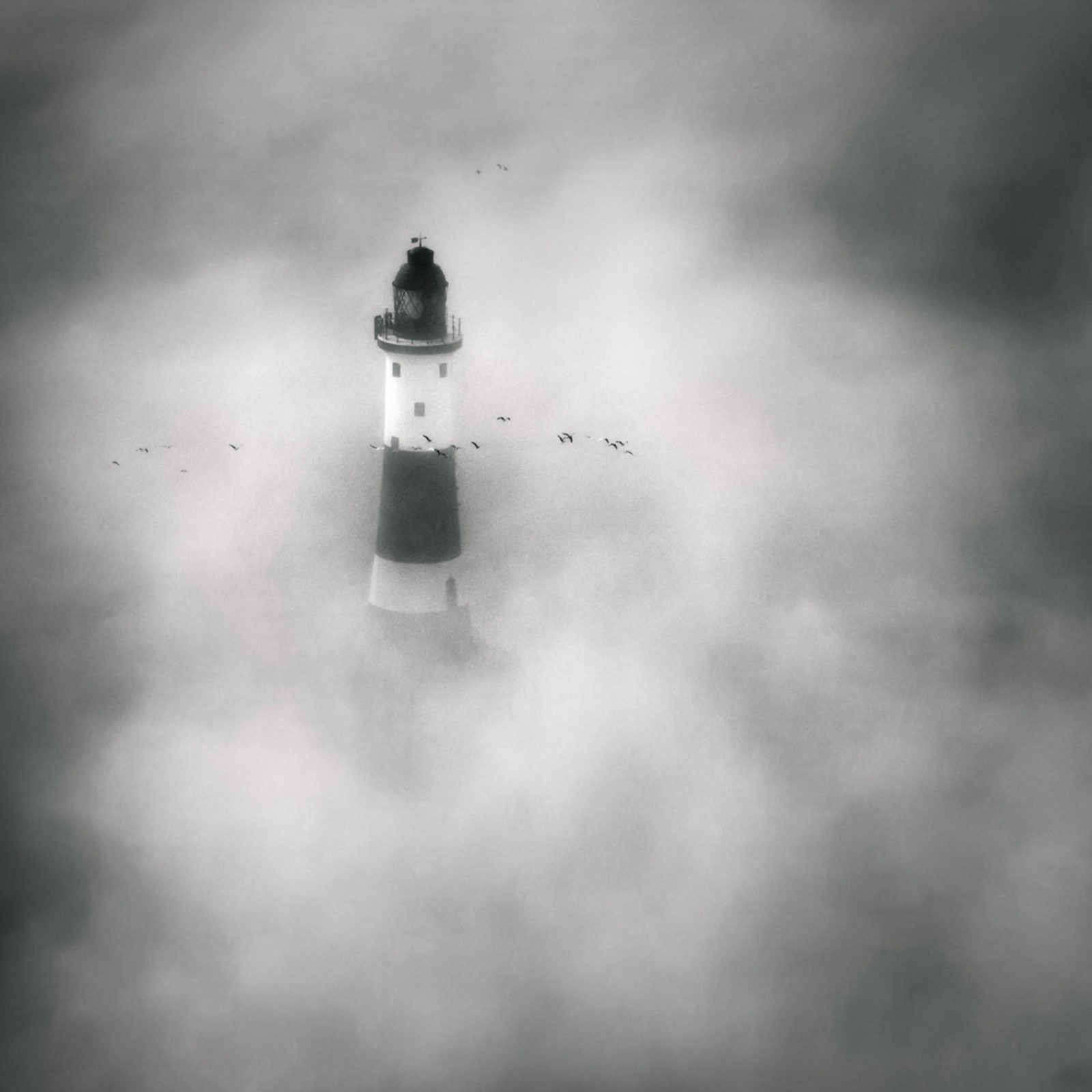 Маяк в тумане, Восточный Суссекс. Фотограф Рэйчел Талибарт