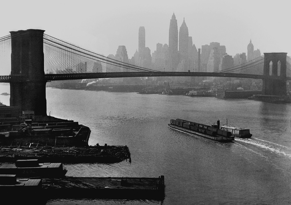 Палец вверх, Нью-Йорк, 1944. Фотограф Фред Стайн