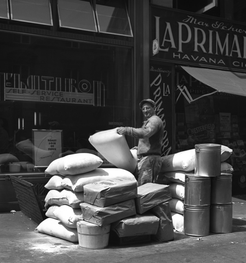 Мешки для муки, Нью-Йорк, 1947. Фотограф Фред Стайн