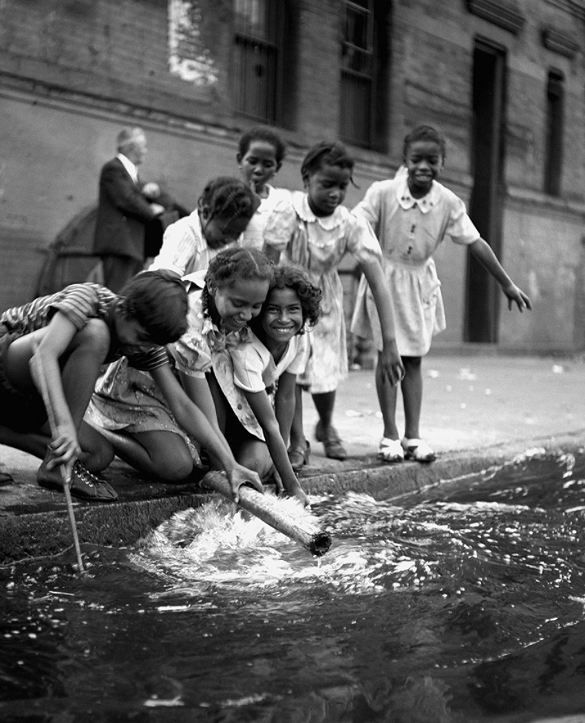 Дети в Гарлеме, Нью-Йорк, 1947. Фотограф Фред Стайн
