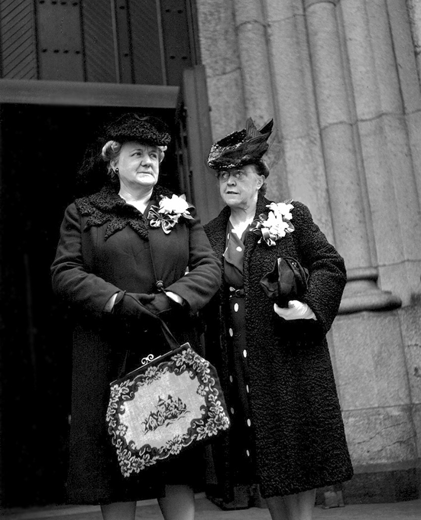 Две замужние женщины, Нью-Йорк, 1948. Фотограф Фред Стайн