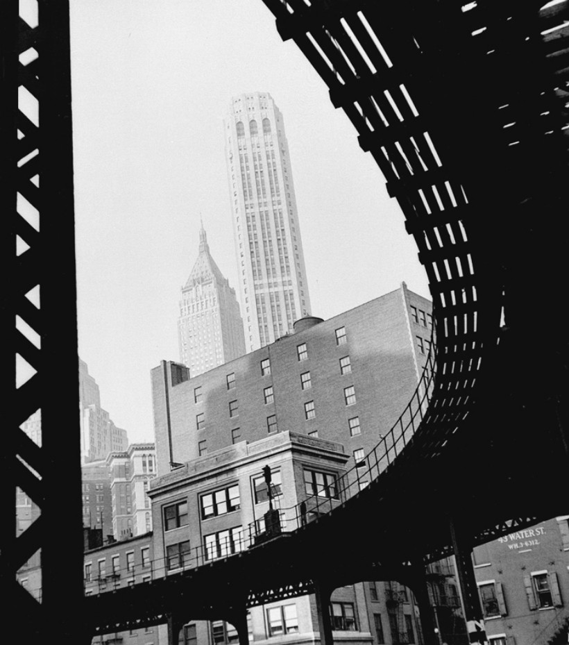 Эль на Уотер-стрит, Нью-Йорк, 1946. Фотограф Фред Стайн