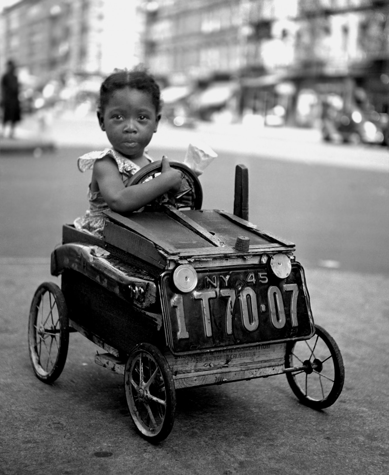 Девочка в машине, Нью-Йорк, 1947. Фотограф Фред Стайн