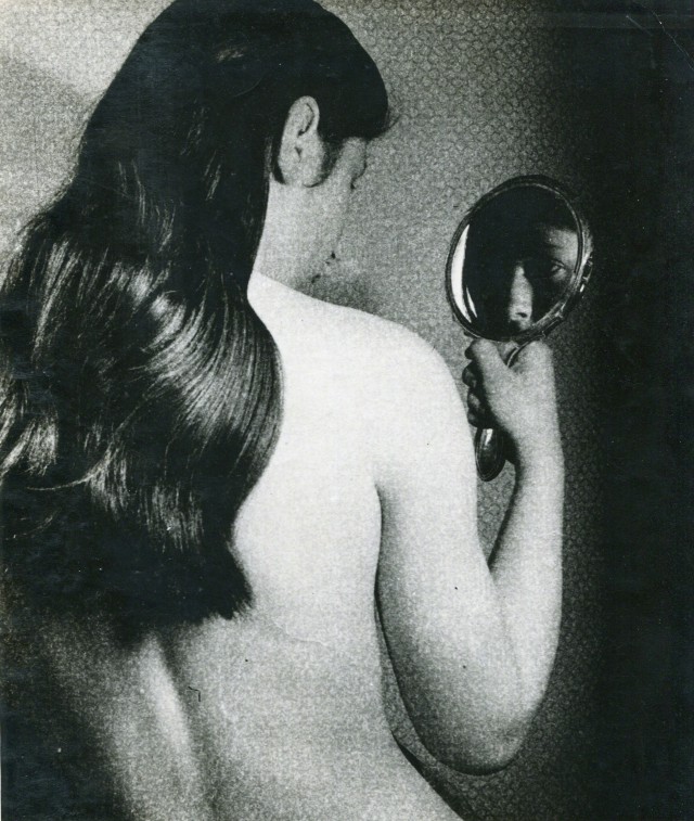 Обнаженная с зеркалом сквозь марлю, 1930-е . Фотограф Билл Брандт