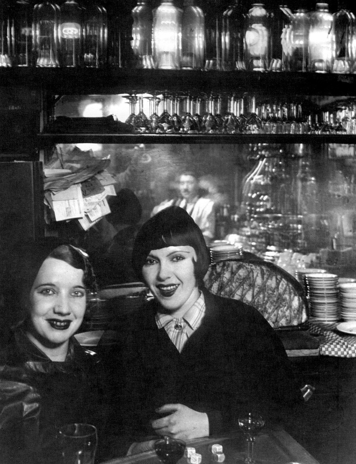 Две подруги на Монмартре, 1932. Фотограф Брассаи
