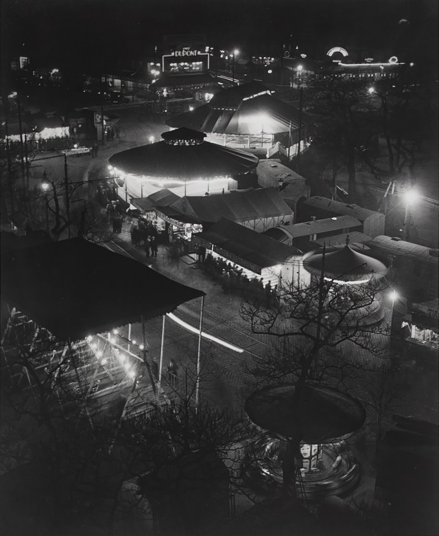 Ярмарка развлечений, 1931. Фотограф Брассаи