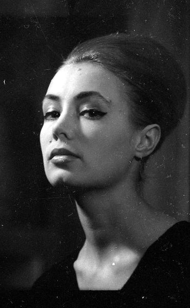 Лена Осекина, манекенщица Дома моделей, 1959. Фотограф Майя Окушко