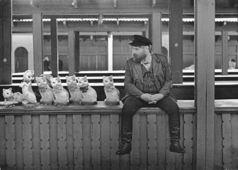 Птичий рынок, 1972. Фотографы Нина Свиридова, Дмитрий Воздвиженский