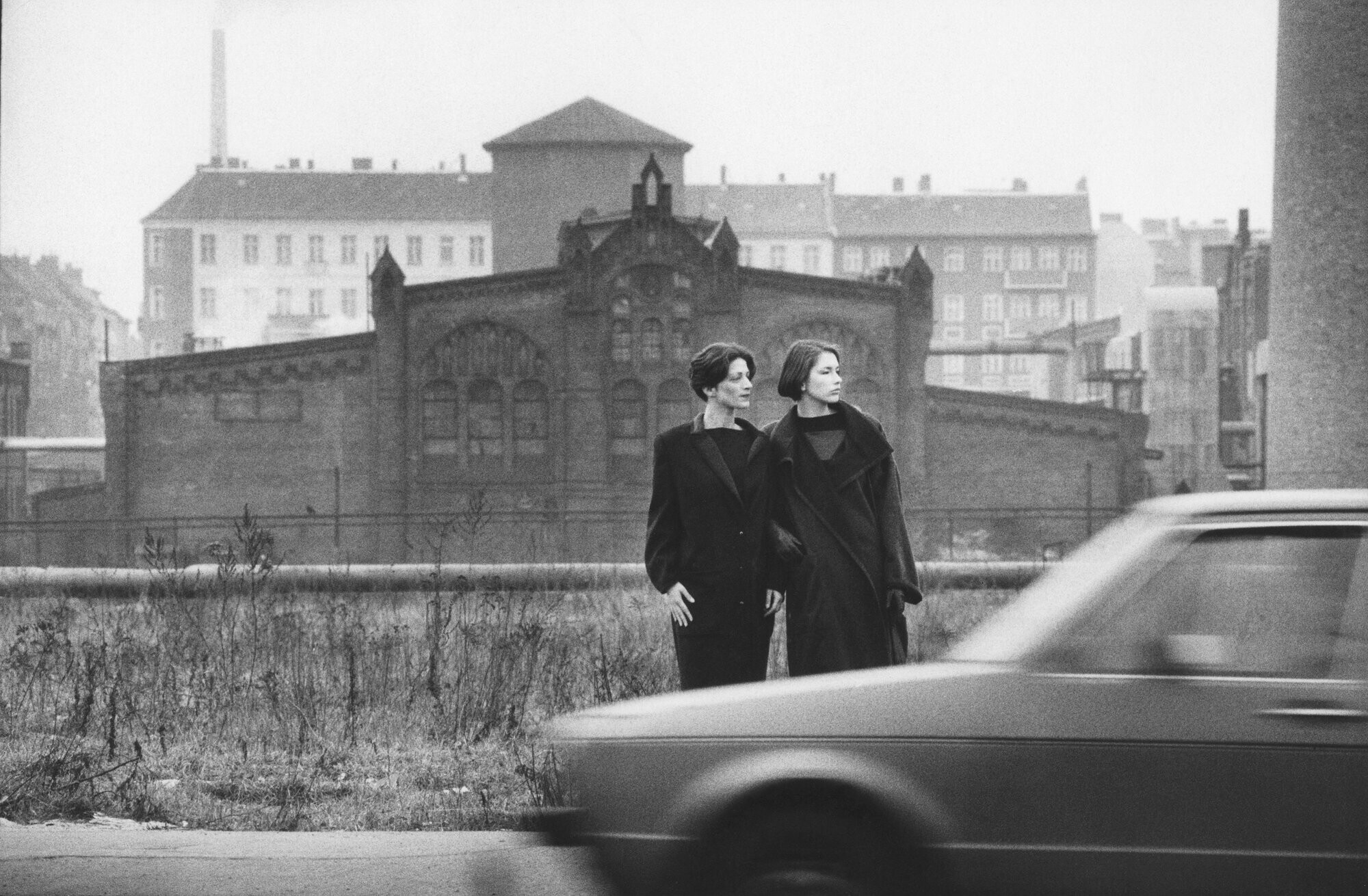 Биргит и Ута, Восточный Берлин, 1984 год. Фотограф Сибилла Бергеман