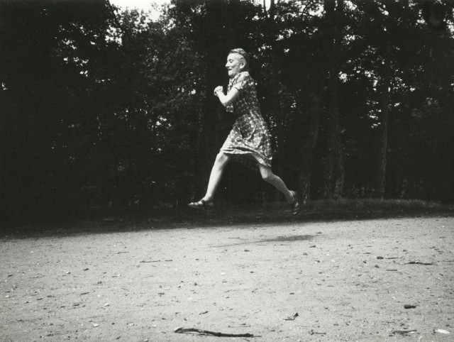 Симона в день ее семидесятипятилетия, 1968. Фотограф Жак Анри Лартиг