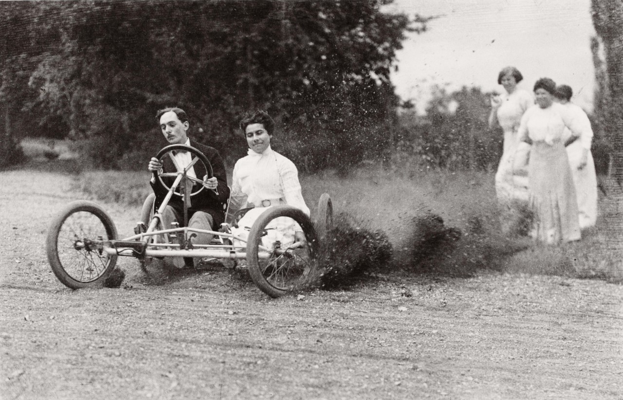 Гонки, 1911. Фотограф Жак Анри Лартиг