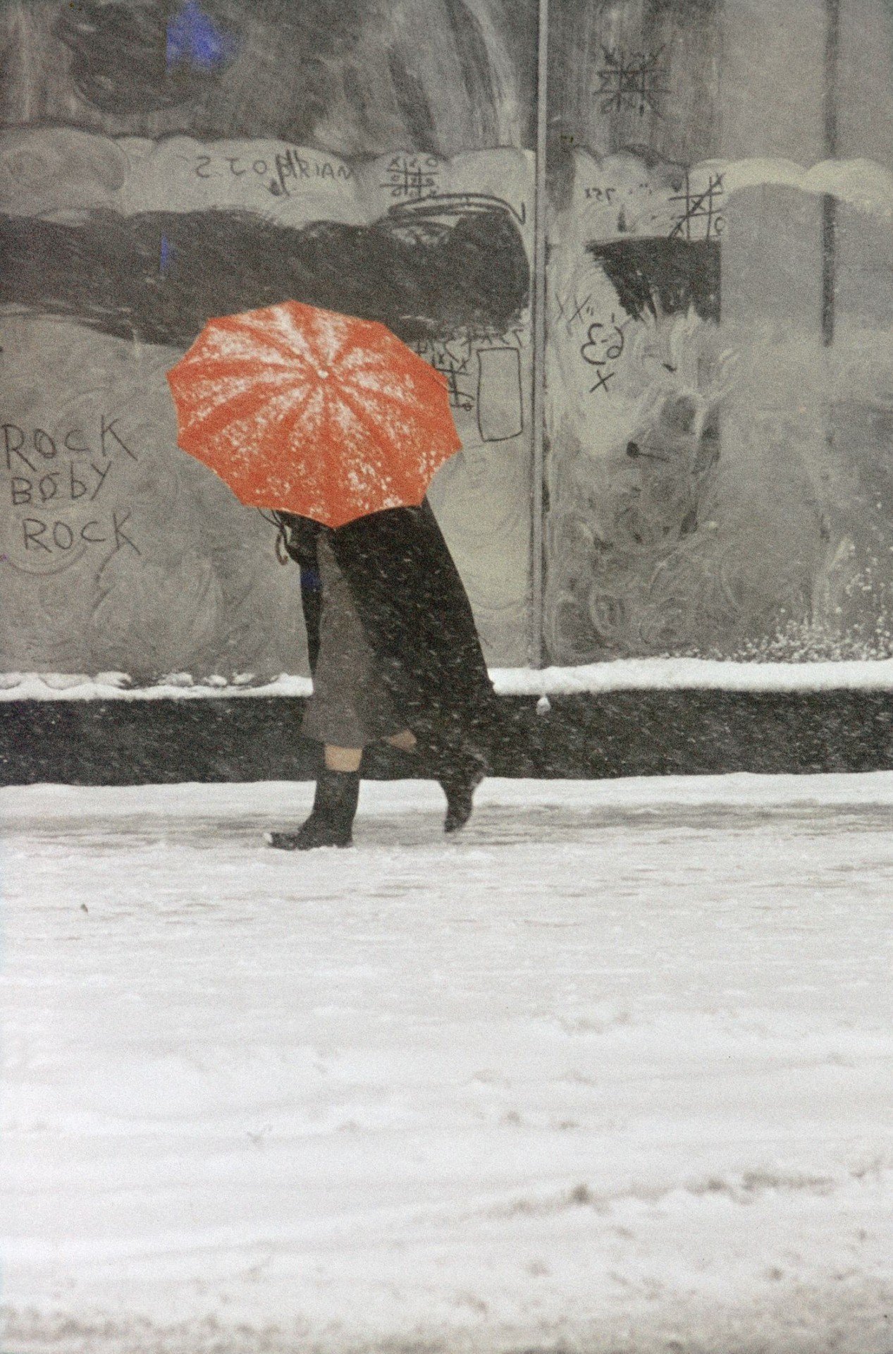 Оранжевый зонт, 1958. Фотограф Сол Лейтер