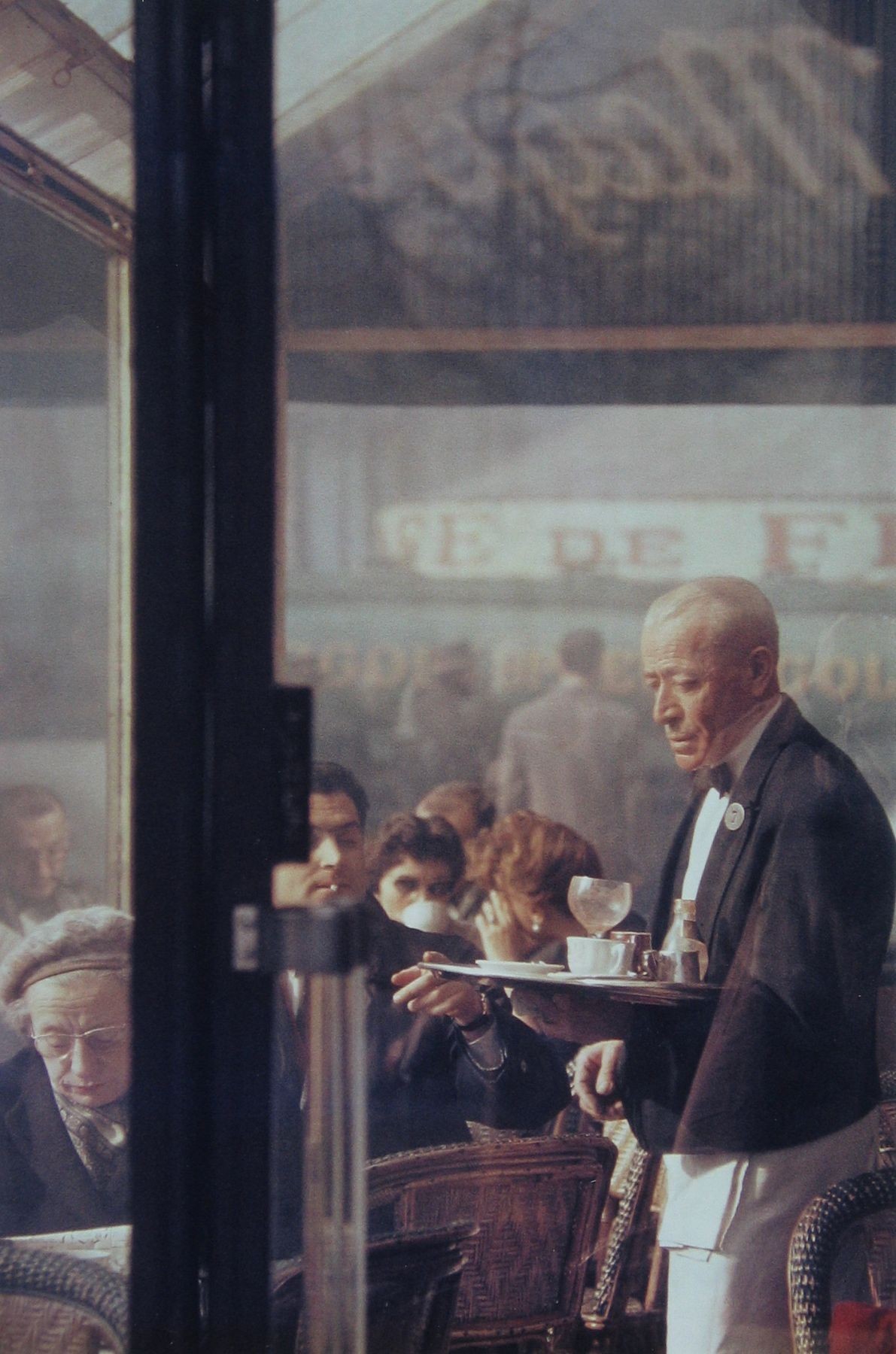 Официант, Париж, 1959. Фотограф Сол Лейтер