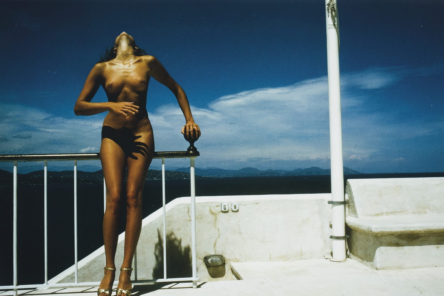 На балконе, 1975. Фотограф Хельмут Ньютон