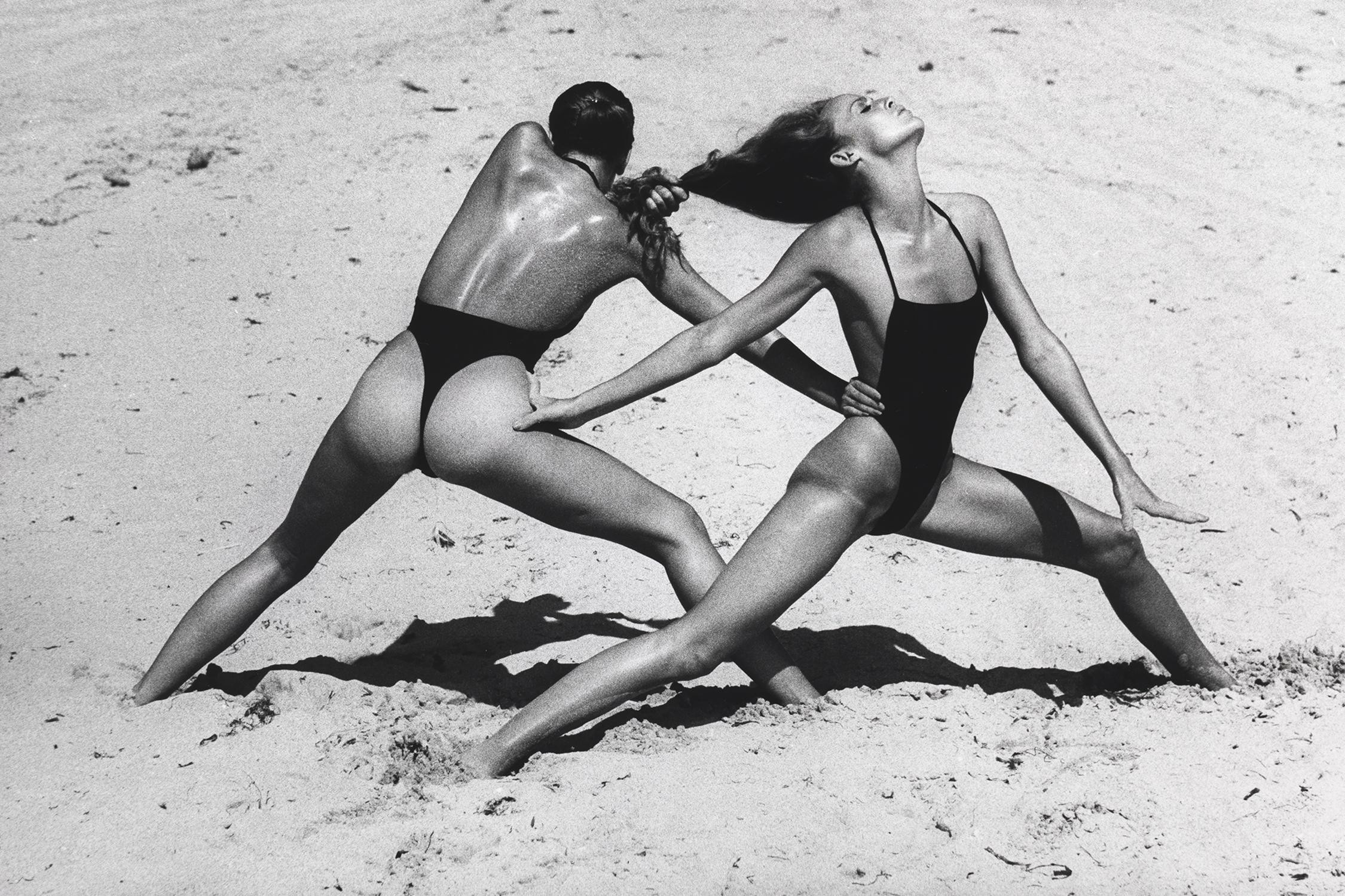 Пляжные упражнения, Майами, 1975. Фотограф Хельмут Ньютон
