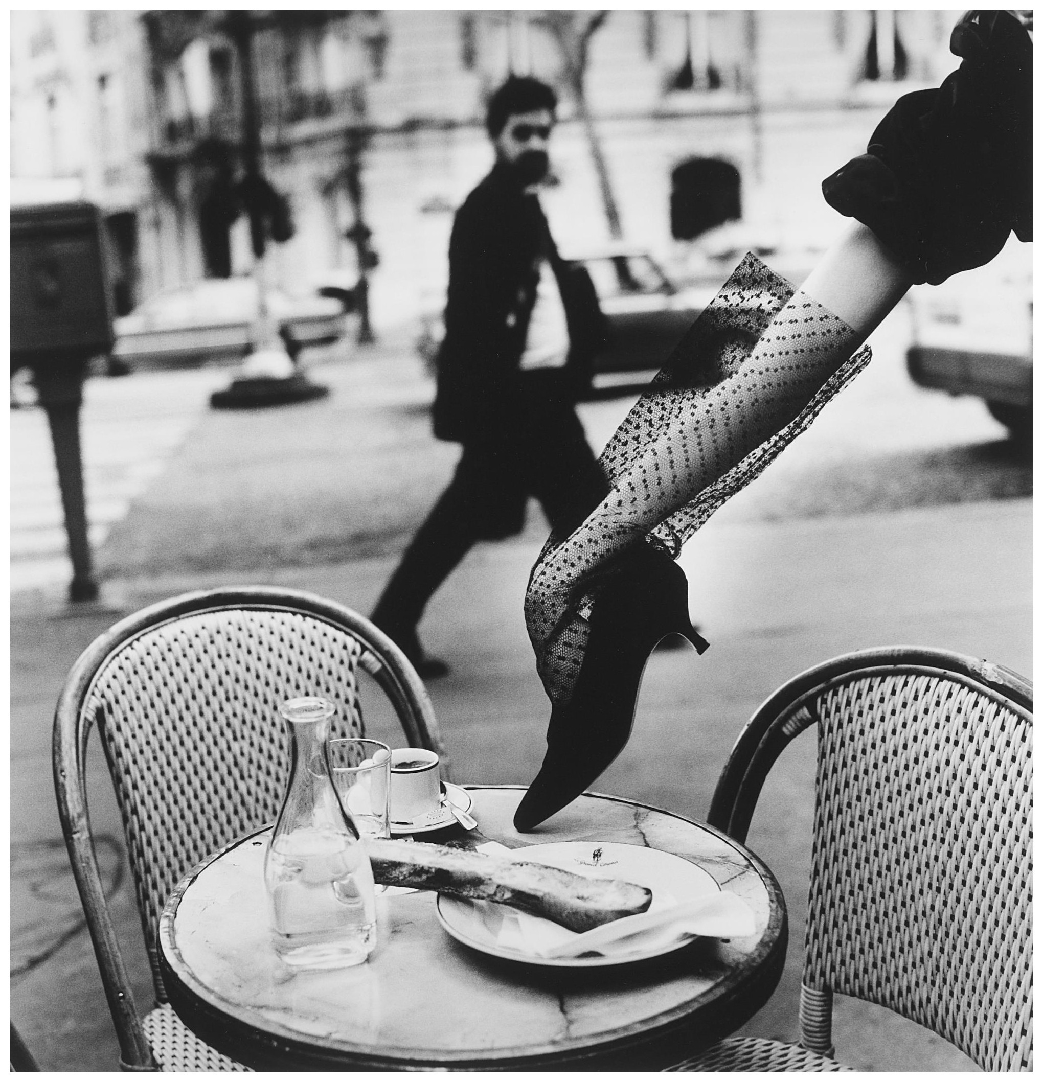 Рука в туфле, Париж, 1991. Фотограф Хельмут Ньютон
