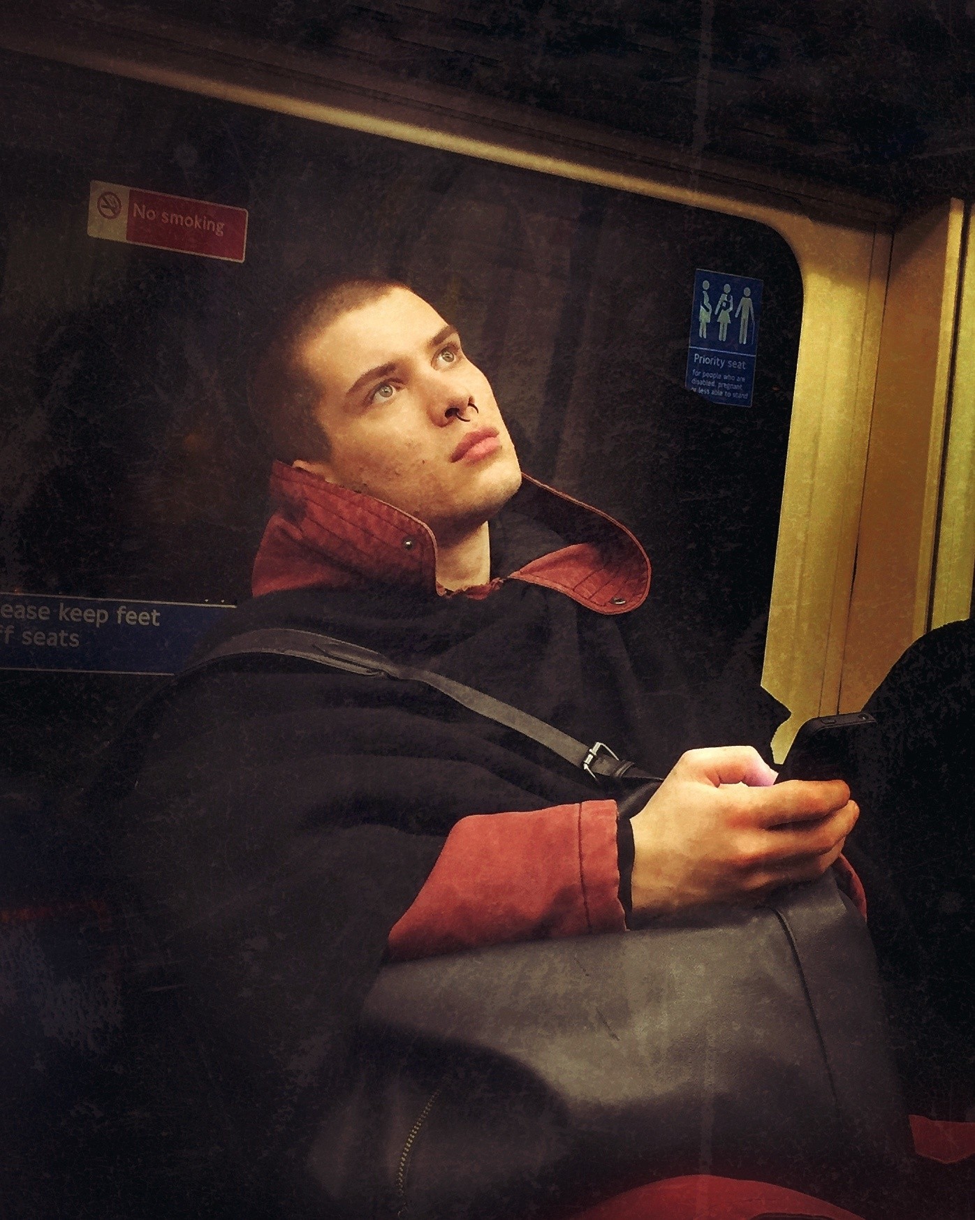 Пассажир лондонского метро. Автор Мэтт Крэбтри
