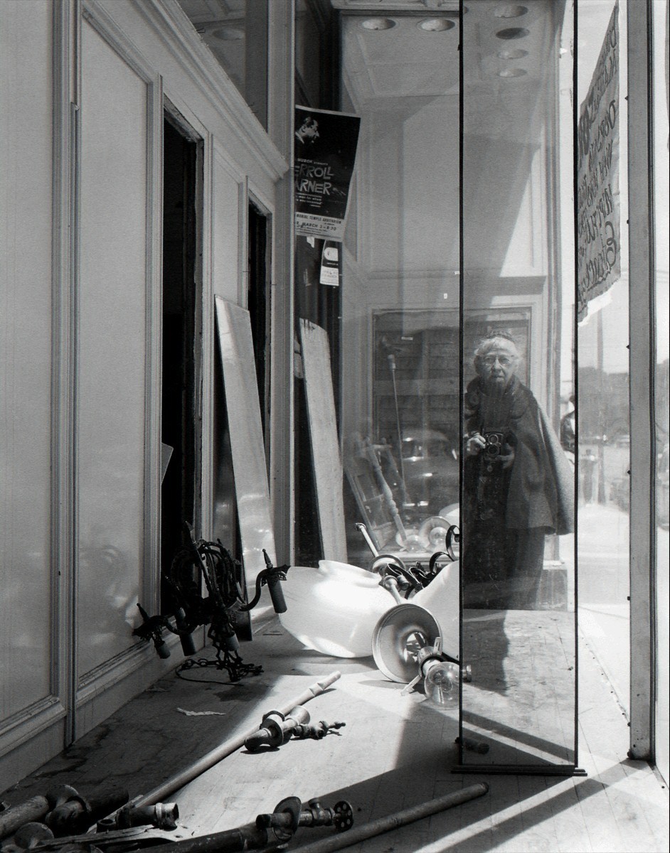 Автопортрет на Гири-стрит, 1958. Фотограф Имоджен Каннингем