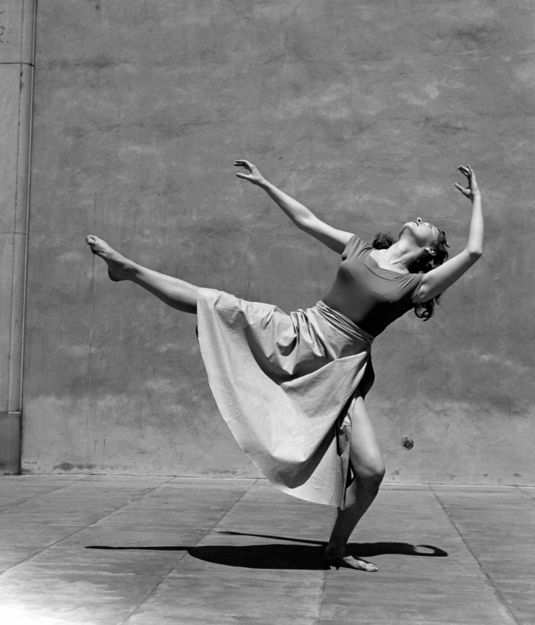 Танцовщица, 1936. Фотограф Имоджен Каннингем