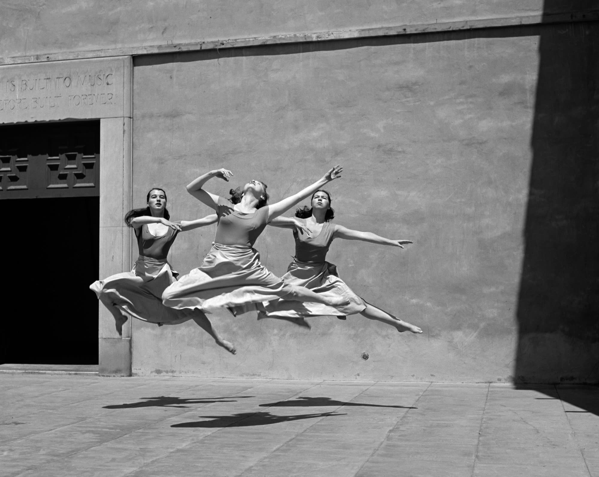 Три танцора, Миллс-колледж, 1929. Фотограф Имоджен Каннингем