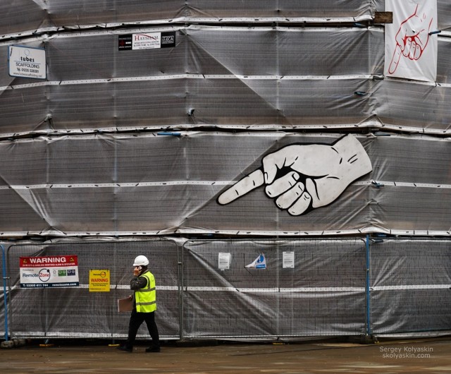 The Pointing Finger of Bosses, Oxford. Photographer Sergey Kolyaskin